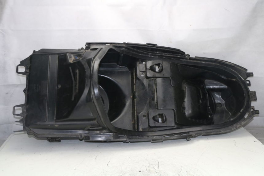 photo de UNDERSEAT STORAGE YAMAHA YP MAJESTY ABS 400 (2007 - 2009)