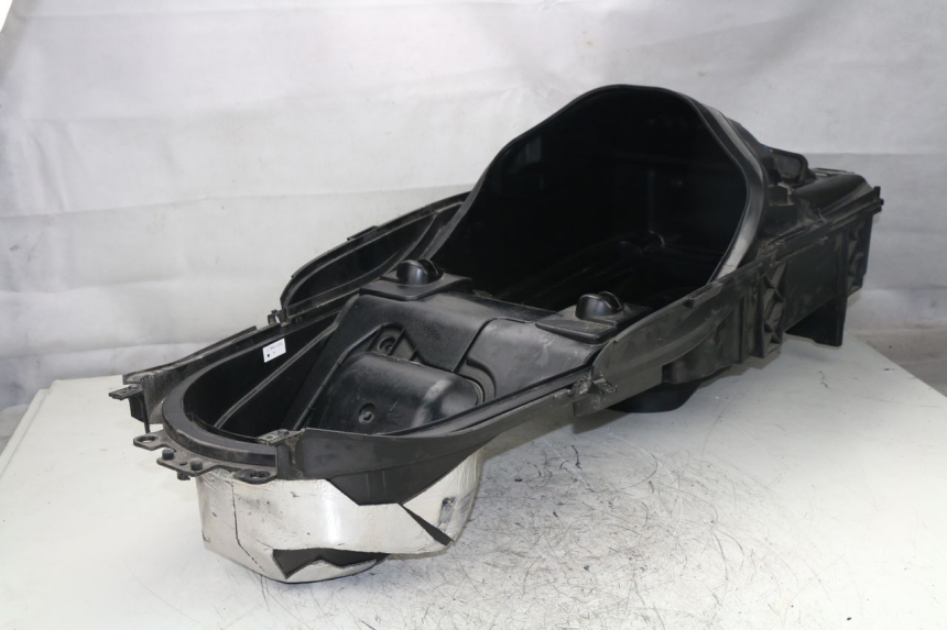 photo de UNDERSEAT STORAGE YAMAHA YP MAJESTY ABS 400 (2007 - 2009)