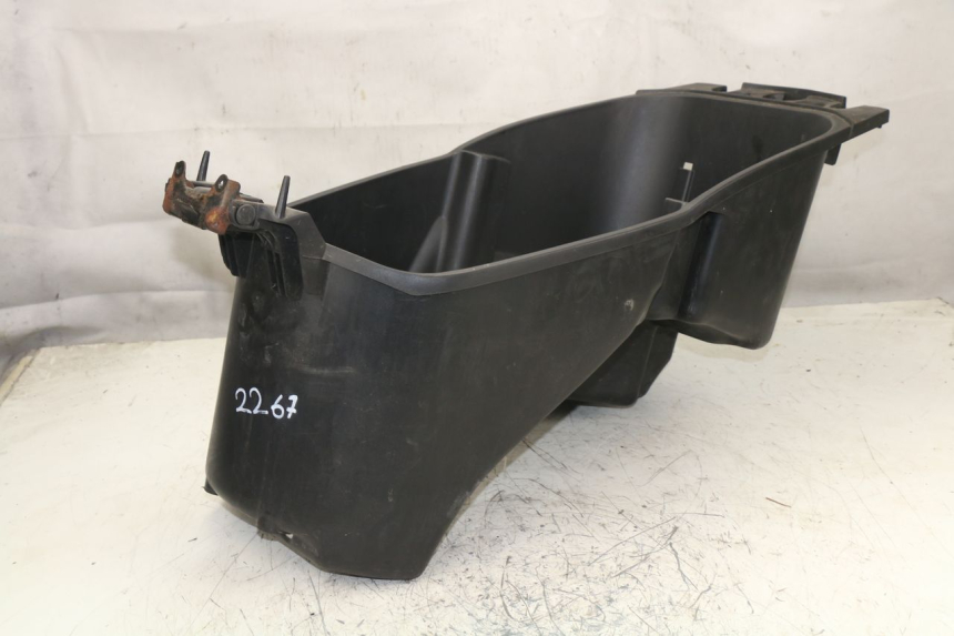 photo de UNDERSEAT STORAGE YAMAHA YP MAJESTY 125 (1998 - 2001)