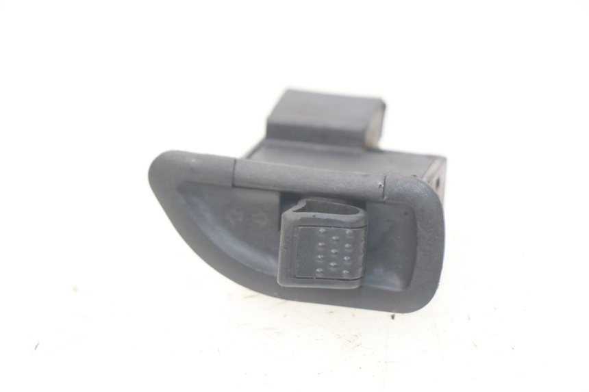 photo de TURN SIGNAL SWITCH APRILIA SR 2T 50 (2012 - 2017)