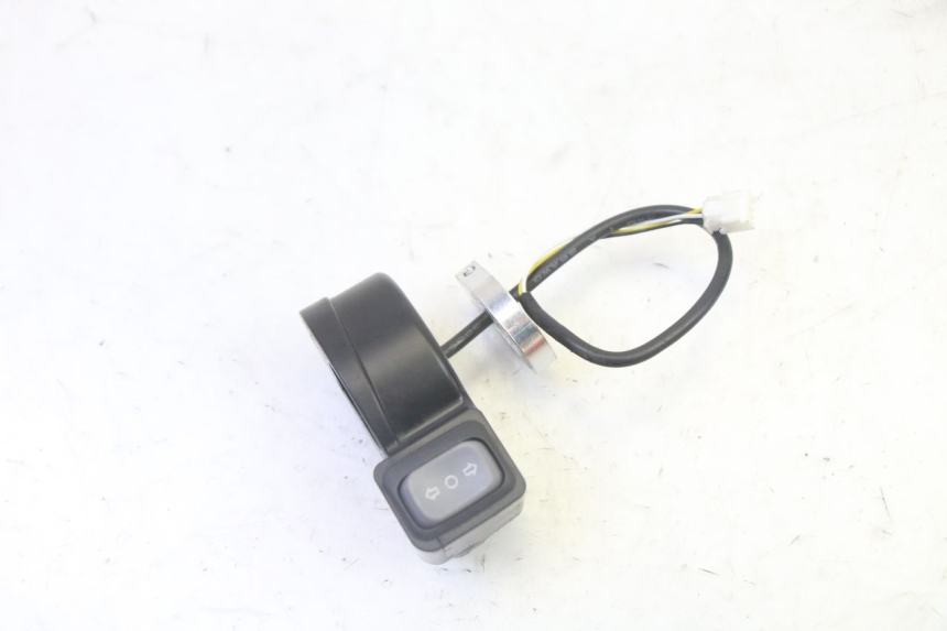 photo de TURN SIGNAL SWITCH SEGWAY NINEBOT F65I 1