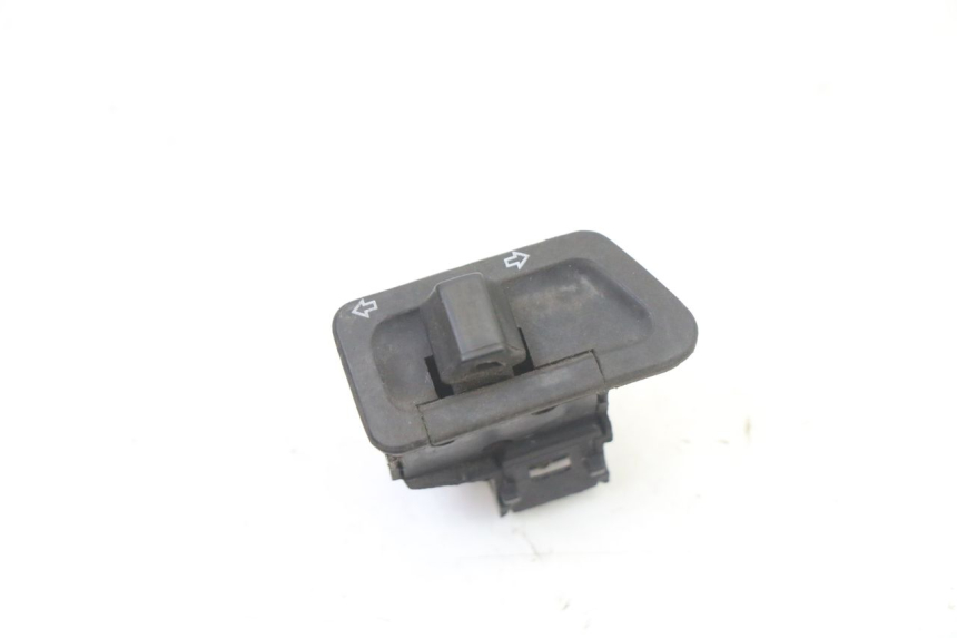 photo de TURN SIGNAL SWITCH SYM FIDDLE 3 III 125 (2014 - 2020)