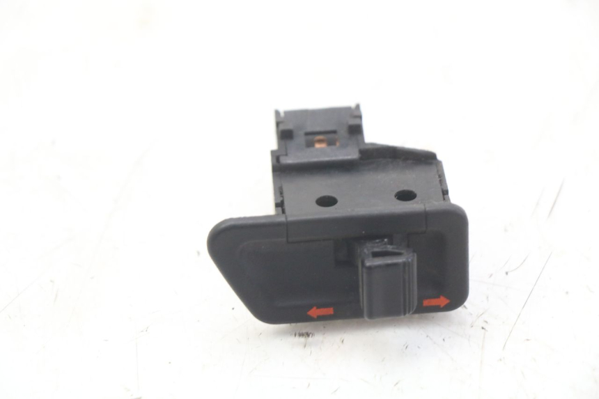 photo de TURN SIGNAL SWITCH HONDA FES PANTHEON 2T 125 (1998 - 2002)