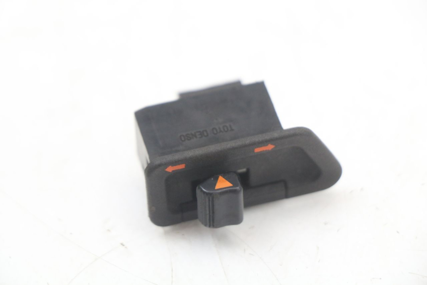 photo de TURN SIGNAL SWITCH HONDA FES PANTHEON 2T 125 (1998 - 2002)