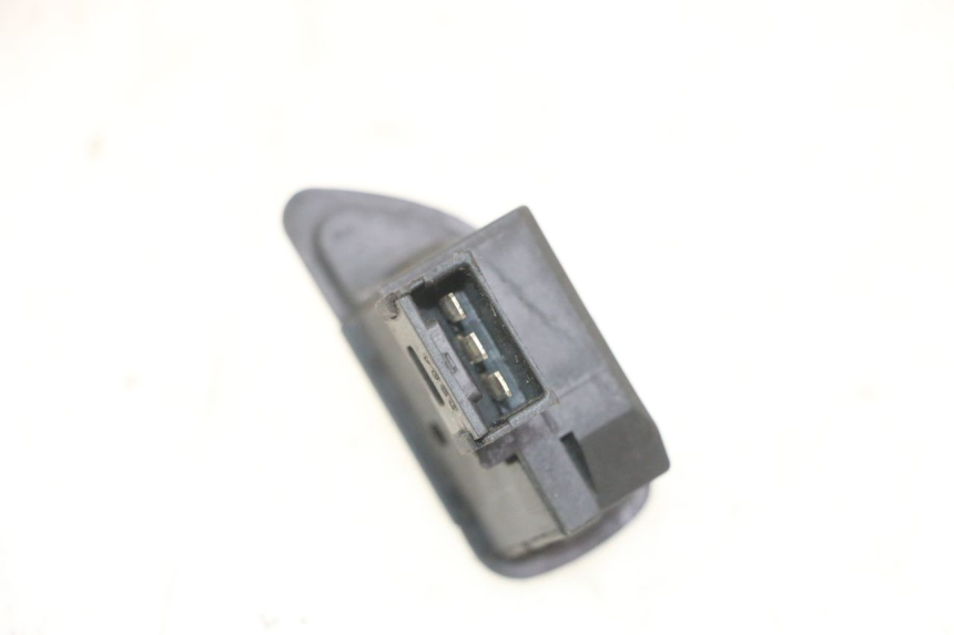 photo de TURN SIGNAL SWITCH PIAGGIO IE MP3 YOURBAN 300 (2011 - 2016)