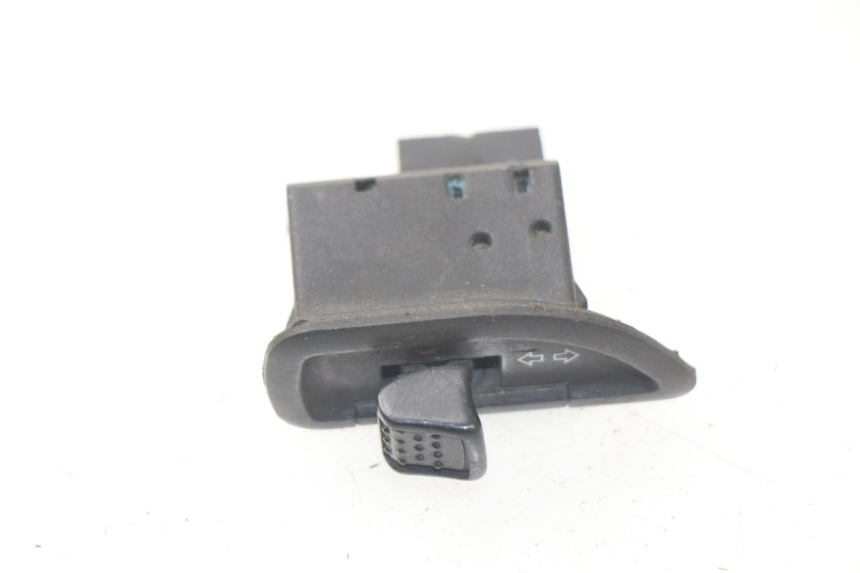 photo de TURN SIGNAL SWITCH PIAGGIO LIBERTY 4T 50 (2004 - 2008)