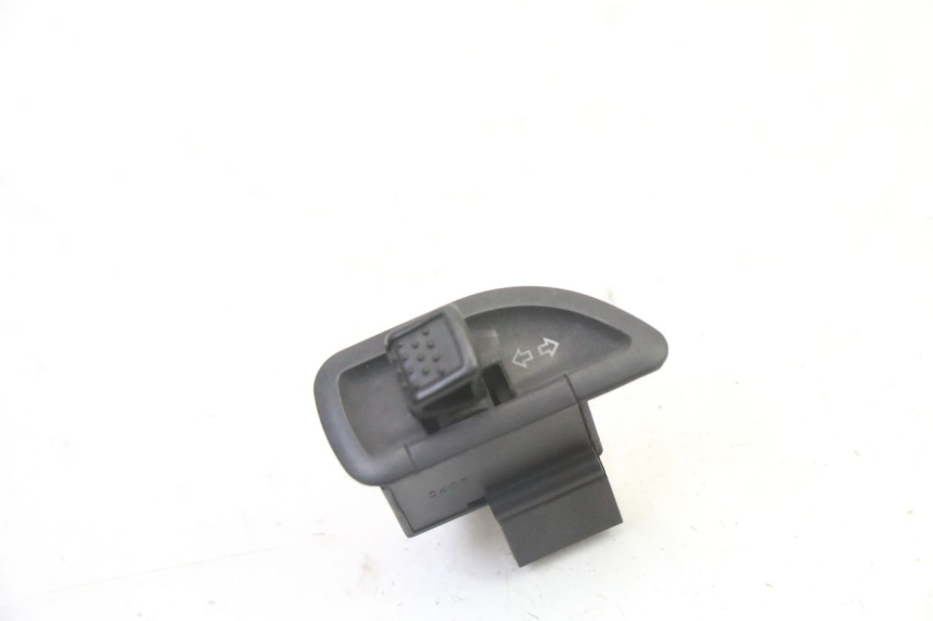 photo de TURN SIGNAL SWITCH PIAGGIO LIBERTY 4T 50 (2009 - 2015)