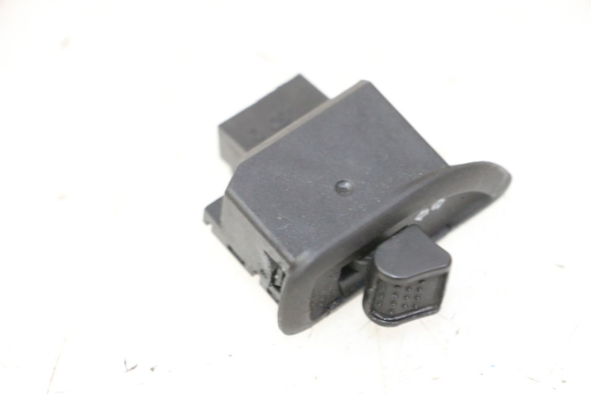 photo de TURN SIGNAL SWITCH PIAGGIO MP3 HPE 310 (2024 - 2025)