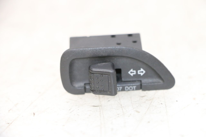 photo de TURN SIGNAL SWITCH PIAGGIO MP3 HPE 300 (2019 - 2026) - Main view