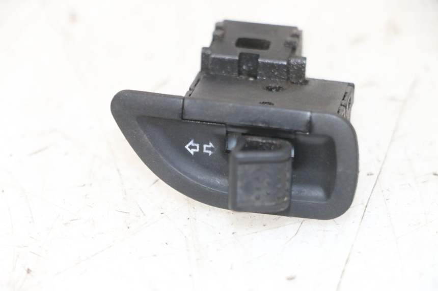 photo de TURN SIGNAL SWITCH PIAGGIO MP3 LT 300 (2010 - 2016)