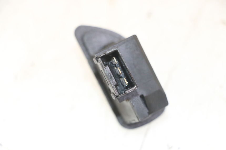 photo de TURN SIGNAL SWITCH PIAGGIO MP3 LT 300 (2010 - 2016)