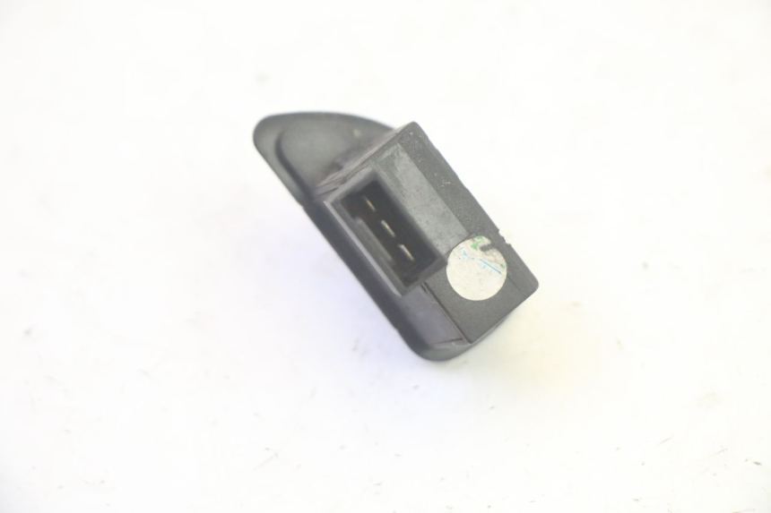 photo de TURN SIGNAL SWITCH PIAGGIO MP3 LT 400 (2007 - 2012) - Alternative perspective