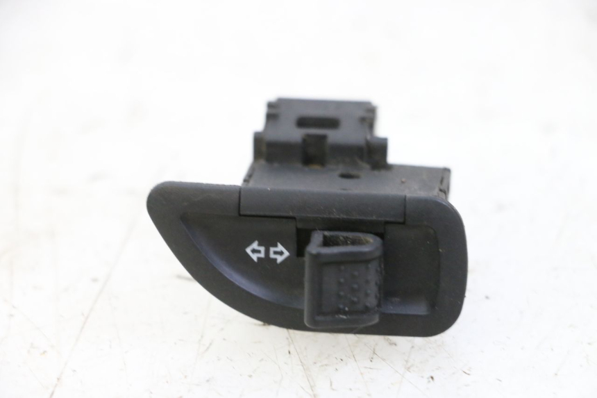 photo de TURN SIGNAL SWITCH PIAGGIO MP3 500 (2014 - 2016)