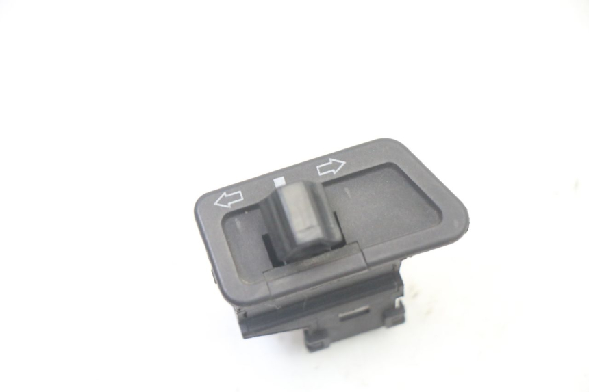 photo de TURN SIGNAL SWITCH JM MOTORS OLDIES GT 4T 50 (2018 - 2025)
