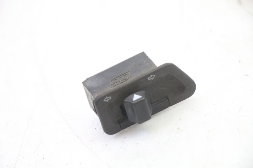 photo de TURN SIGNAL SWITCH SYM ORBIT 2 4T 50 (2008 - 2017)