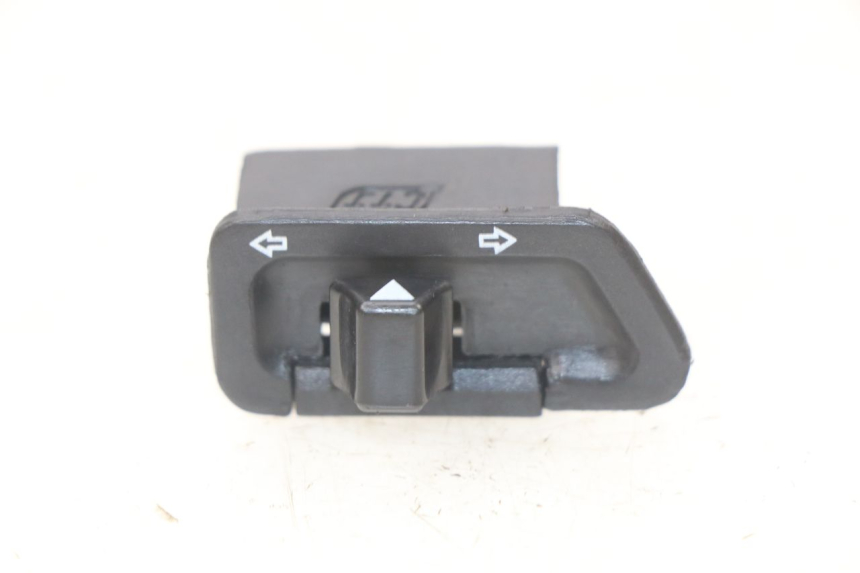 photo de TURN SIGNAL SWITCH SYM ORBIT III 3 4T 50 (2021 - 2025)