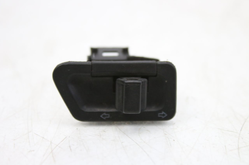 photo de TURN SIGNAL SWITCH PEUGEOT TWEET 125 (2010 - 2017)