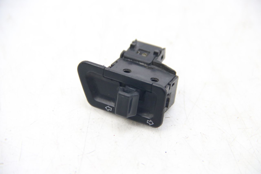 photo de TURN SIGNAL SWITCH PEUGEOT TWEET 4T 50 (2010 - 2014)