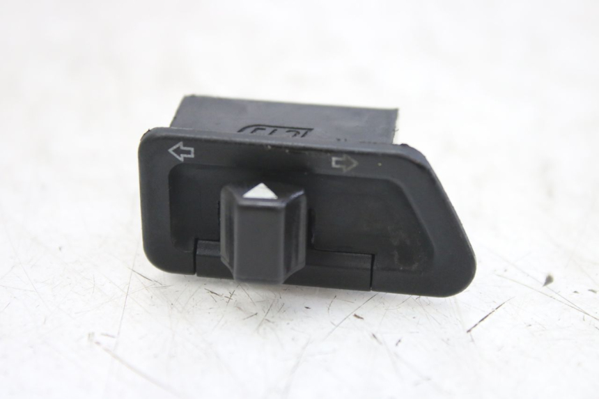 photo de TURN SIGNAL SWITCH PEUGEOT TWEET 4T 50 (2010 - 2014)