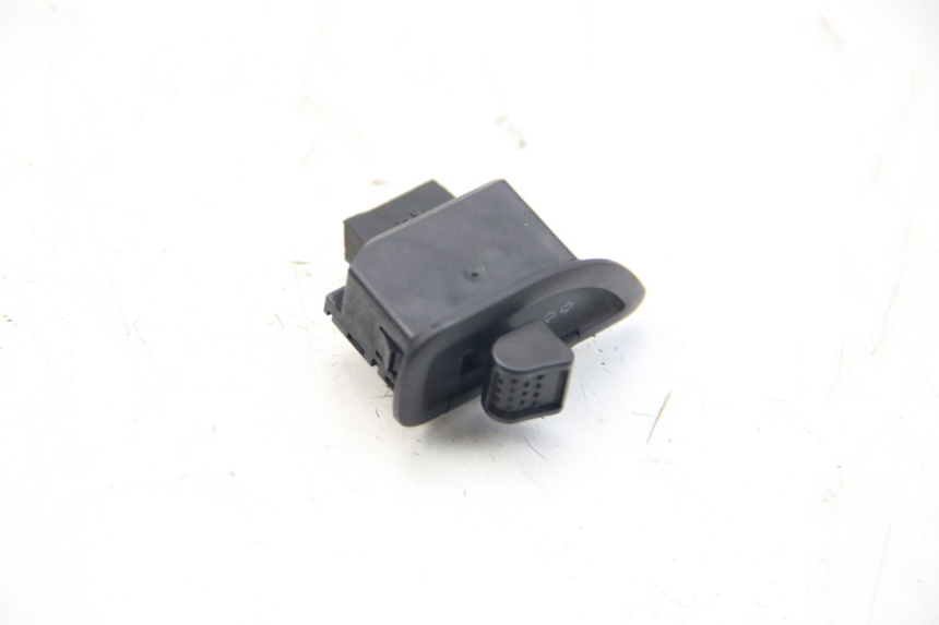 photo de TURN SIGNAL SWITCH PIAGGIO BEVERLY 125 (2010 - 2015)