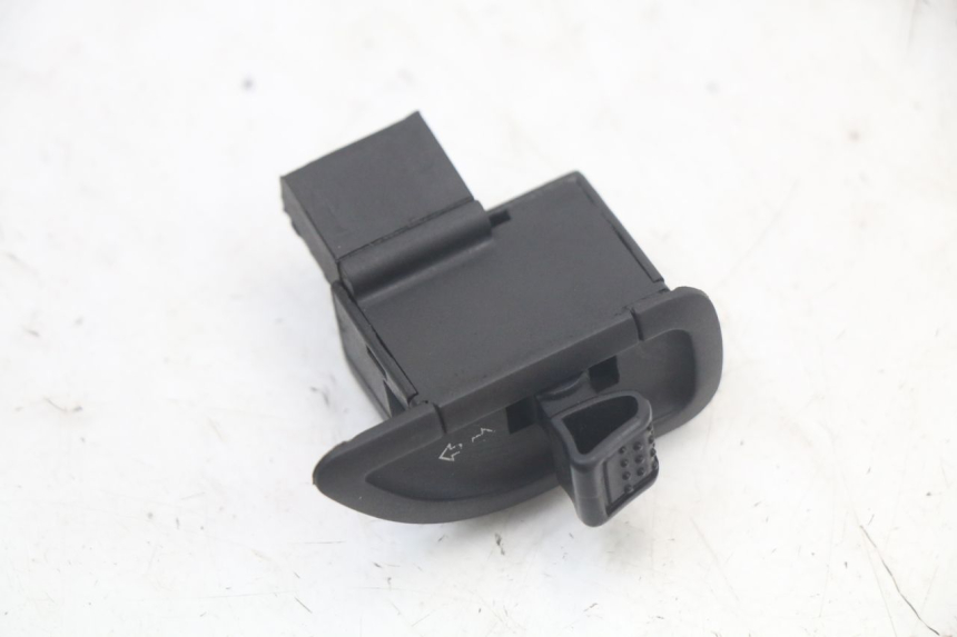 photo de TURN SIGNAL SWITCH PIAGGIO LIBERTY IGET 4T 50 (2021 - 2025)