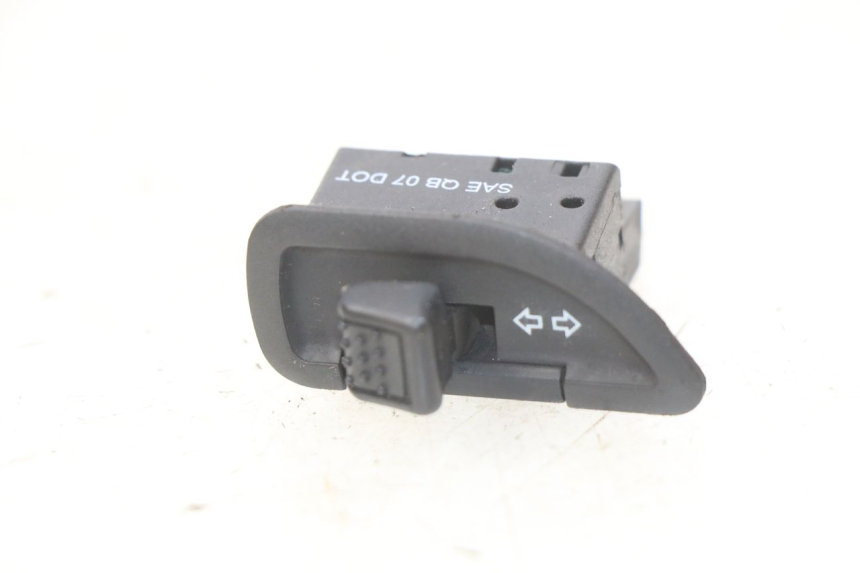 photo de TURN SIGNAL SWITCH PIAGGIO LIBERTY IGET S 125 (2016 - 2020)