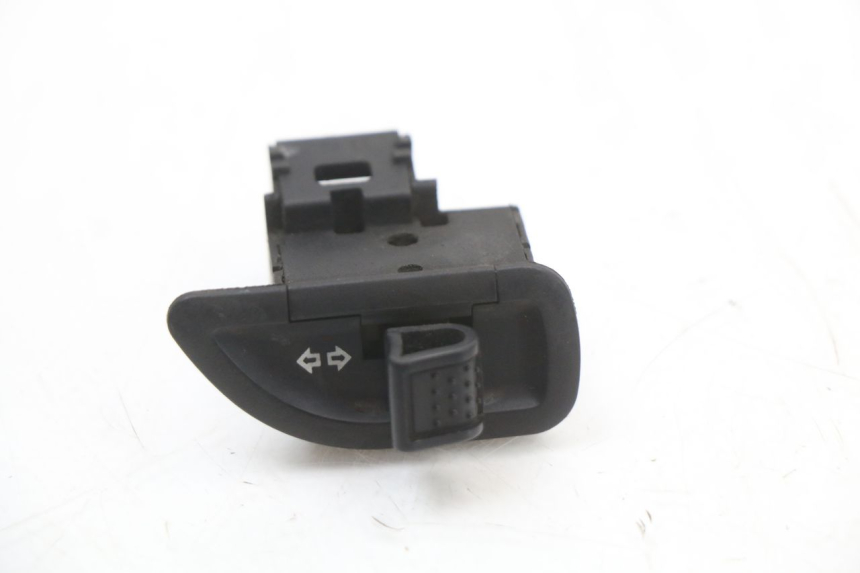 photo de TURN SIGNAL SWITCH PIAGGIO MP3 500 (2011 - 2015)