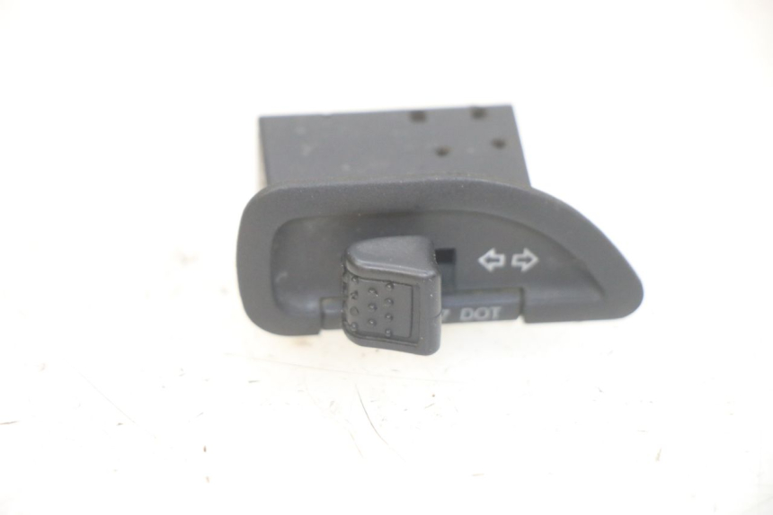 photo de TURN SIGNAL SWITCH PIAGGIO NEW TYPHOON 50 (2018 - 2021)