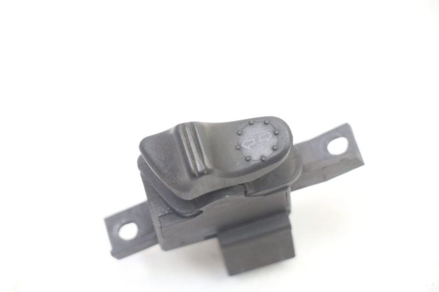 photo de TURN SIGNAL SWITCH PIAGGIO VESPA GRANTURISMO 125 (2003 - 2007)