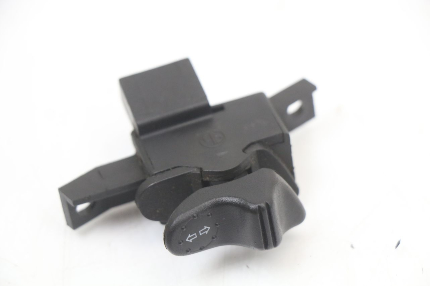 photo de TURN SIGNAL SWITCH PIAGGIO VESPA LX 125 (2005 - 2010)