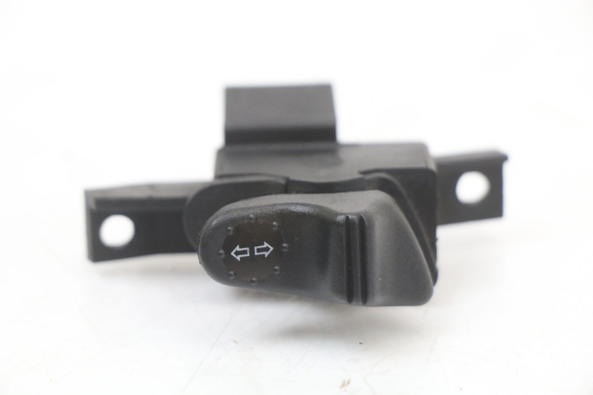 photo de TURN SIGNAL SWITCH PIAGGIO VESPA LX 125 (2005 - 2010)