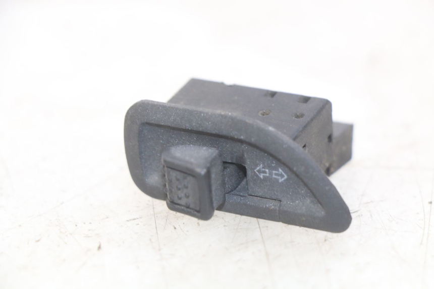 photo de TURN SIGNAL SWITCH PIAGGIO XEVO - X EVO 125 (2007 - 2016)