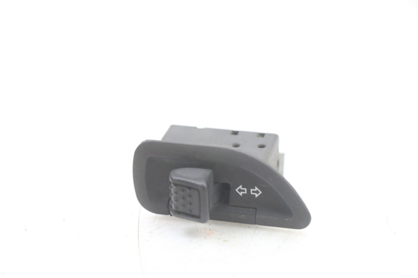 photo de TURN SIGNAL SWITCH PIAGGIO XEVO - X EVO 125 (2007 - 2016)