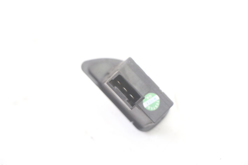 photo de TURN SIGNAL SWITCH PIAGGIO XEVO - X EVO 125 (2007 - 2016)