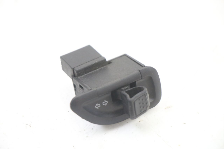 photo de TURN SIGNAL SWITCH PIAGGIO ZIP 2T 50 (2009 - 2019)