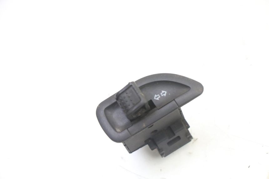 photo de TURN SIGNAL SWITCH GILERA RUNNER SL 50 (2006 - 2009)