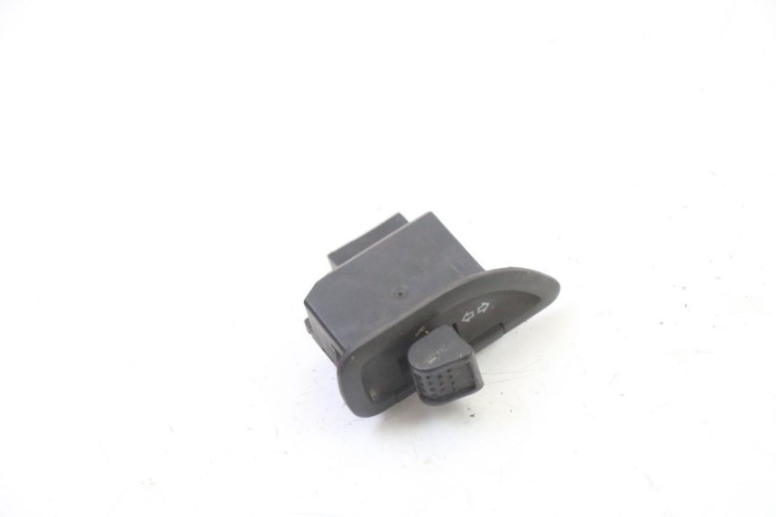 photo de TURN SIGNAL SWITCH GILERA RUNNER SL 50 (2006 - 2009)