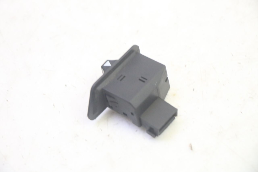 photo de TURN SIGNAL SWITCH JM MOTORS SANTANA EVO 50 (2024 - 2026) - Zoom on usage condition