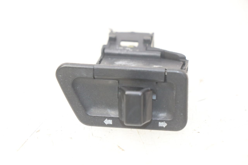 photo de TURN SIGNAL SWITCH SUZUKI SIXTEEN 125 (2008 - 2010)
