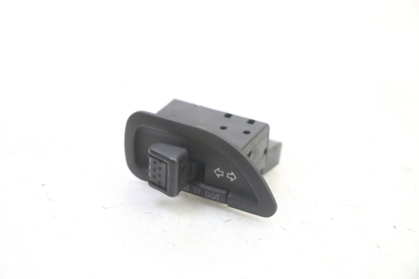 photo de TURN SIGNAL SWITCH APRILIA SR 2T 50 (2018 - 2022)