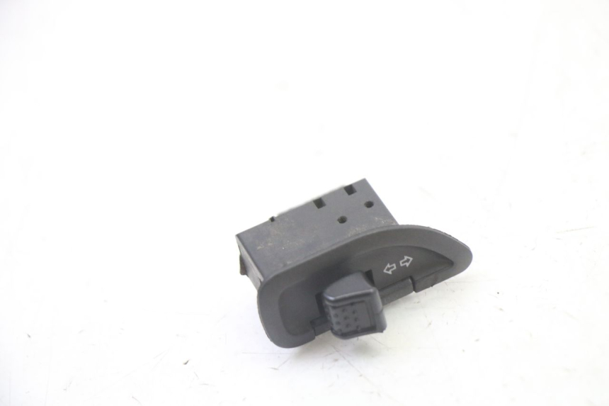 photo de TURN SIGNAL SWITCH APRILIA SXR 50 (2021 - 2023)