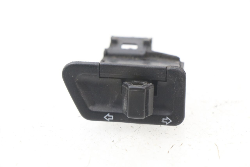 photo de TURN SIGNAL SWITCH SYM FIDDLE 2 50 (2008 - 2013)