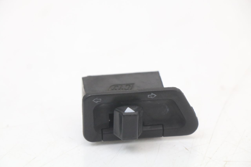 photo de TURN SIGNAL SWITCH SYM FIDDLE 3 III 50 (2014 - 2017)