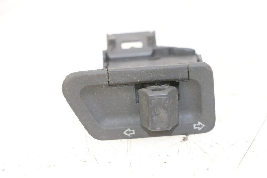 photo de TURN SIGNAL SWITCH SYM ORBIT 2 4T 50 (2008 - 2017)