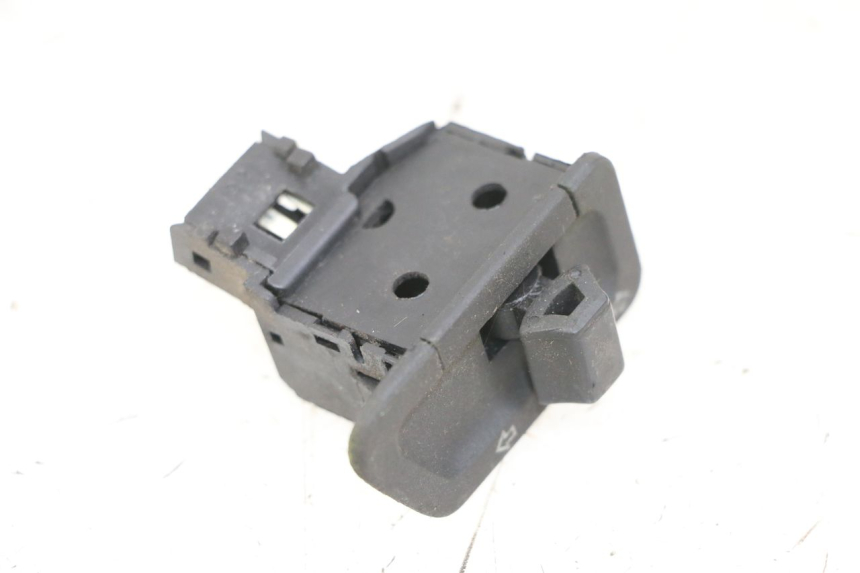 photo de TURN SIGNAL SWITCH SYM ORBIT 2 4T 50 (2008 - 2017)