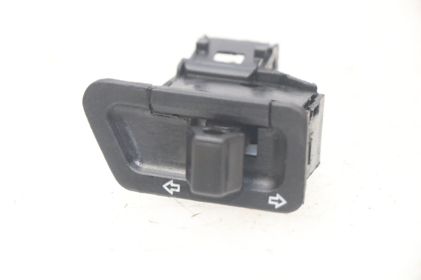 photo de TURN SIGNAL SWITCH SYM ORBIT III 3 4T 50 (2018 - 2021)