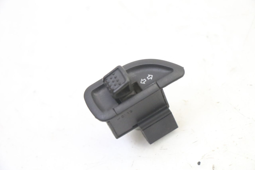 photo de TURN SIGNAL SWITCH PEUGEOT VIVACITY 50 (2004 - 2009)