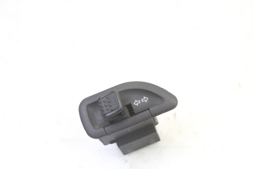 photo de TURN SIGNAL SWITCH PIAGGIO X9 EVOLUTION 125 (2003 - 2007)