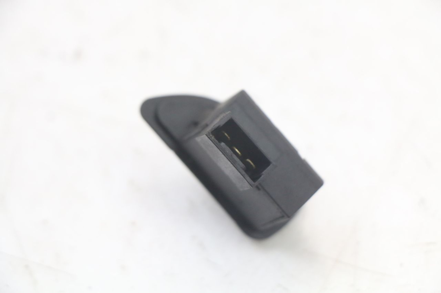 photo de TURN SIGNAL SWITCH PIAGGIO XEVO - X EVO 125 (2007 - 2016) - Alternative perspective