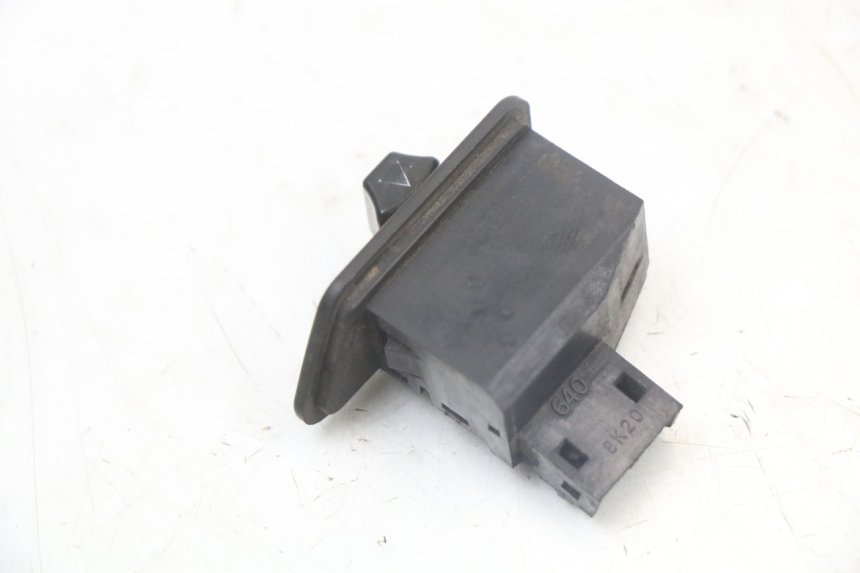 photo de TURN SIGNAL SWITCH YAMAHA X-MAX XMAX 250 (2006 - 2009)